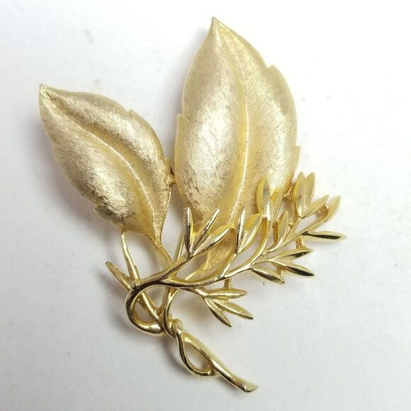 Vintage Sarah Coventry Large Gold Tone Leaf Design Brooch, 80s Style, Signed - Picture 2 of 7